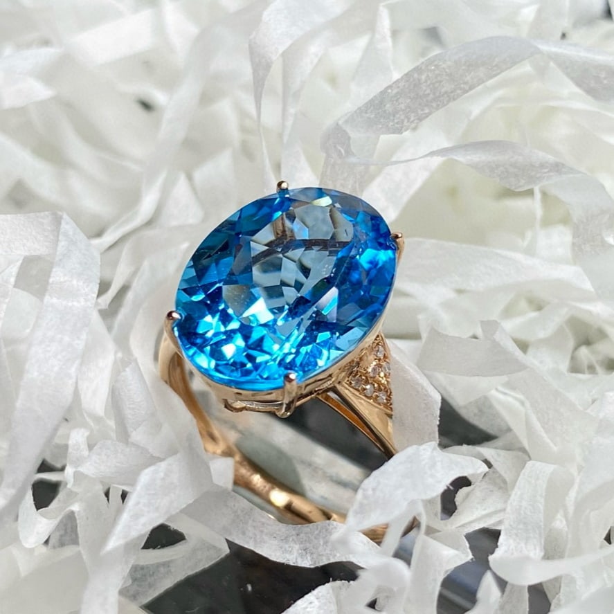 14k Gold 9.25 Ct Natural Topaz & Diamond Ring - 3
