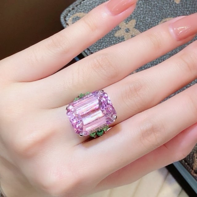 14k Gold 28.33 Ctw Natural Kunzite & Tsavorite Ring - 5