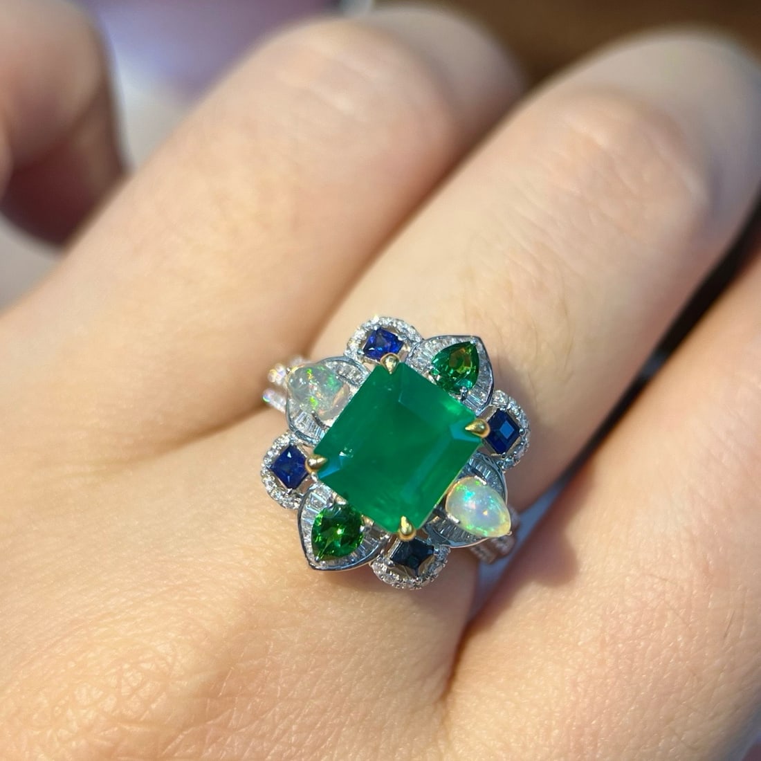 14k Gold 3.46 Ctw Natural Emerald & Diamond Ring - 6