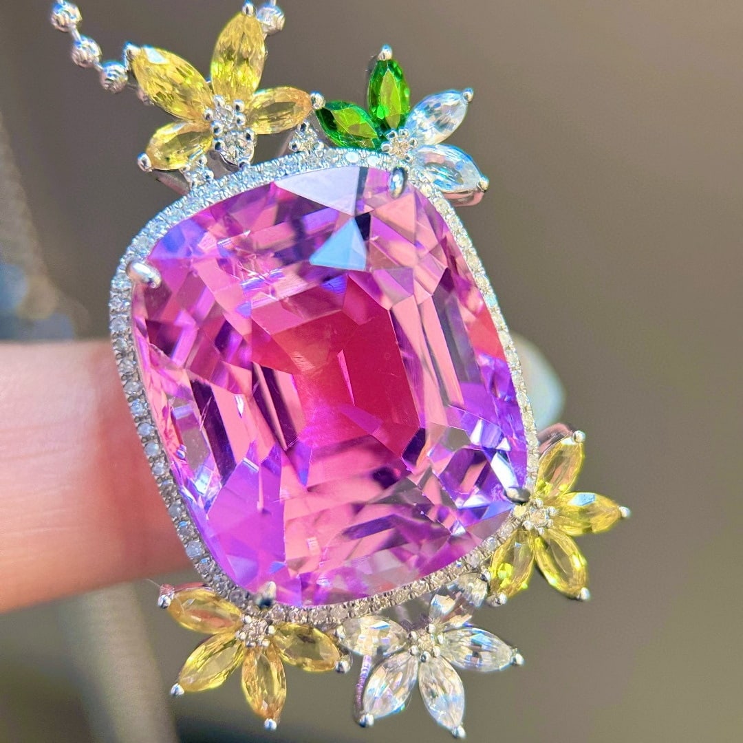 14k Gold 34.86 Ctw Natural Kunzite & Diamond Pendant( Without Chain ): Ref:231179059 // gold content:14k gold // main gemstone:kunzite // shape:cushion // carat weight:34. 50ct // color:purple // treatment:natural // // adjacent gemstone 2 : diamond // shape:round //