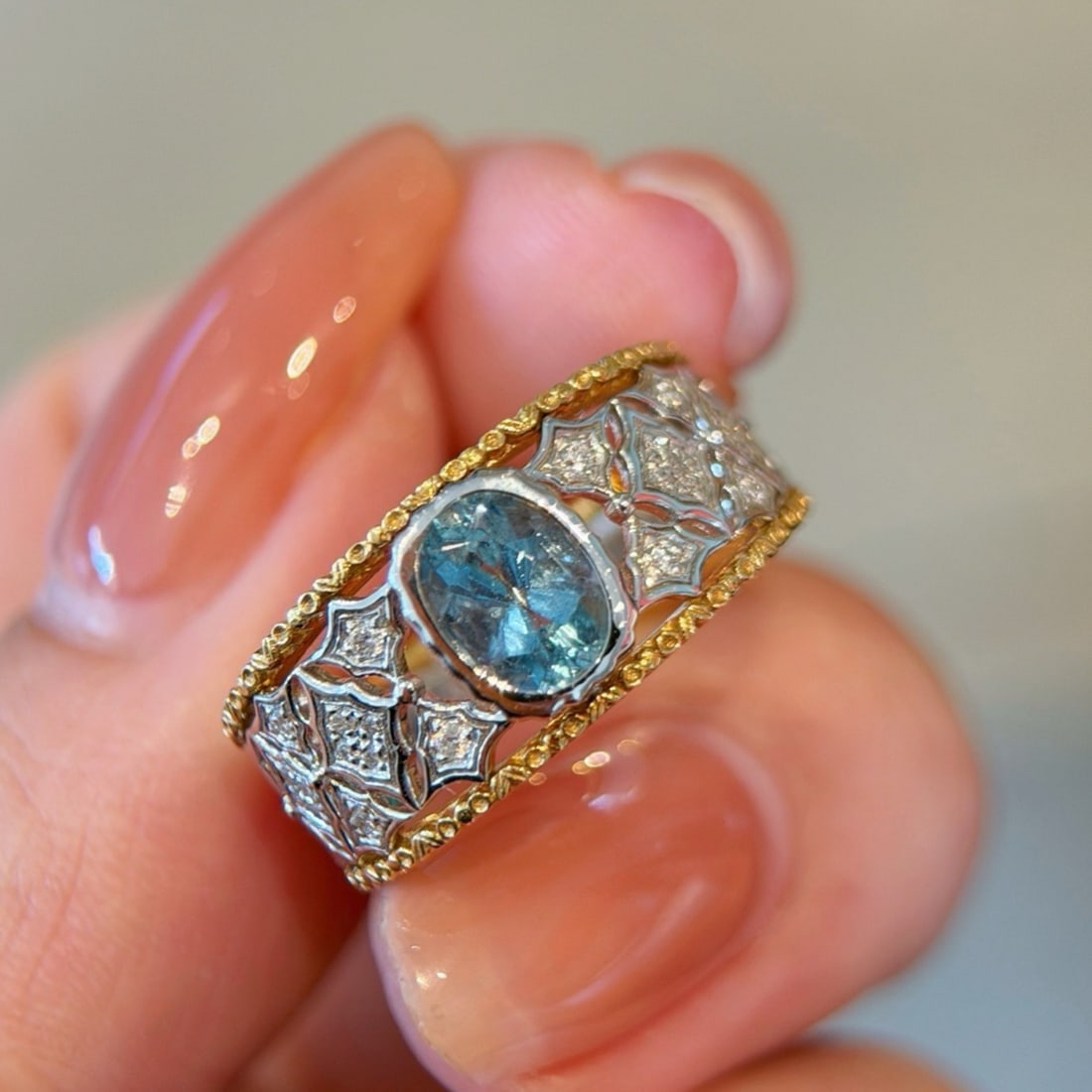14k Gold 0.74 Ct Natural Aquamarine & Diamond Ring: Ref:231179063 // gold content:14k gold // ring size:7. 25us // // main gemstone:aquamarine // shape:oval // carat weight:0. 74ct // color:blue // treatment:natural // // adjacent gemstone 2 : diamond