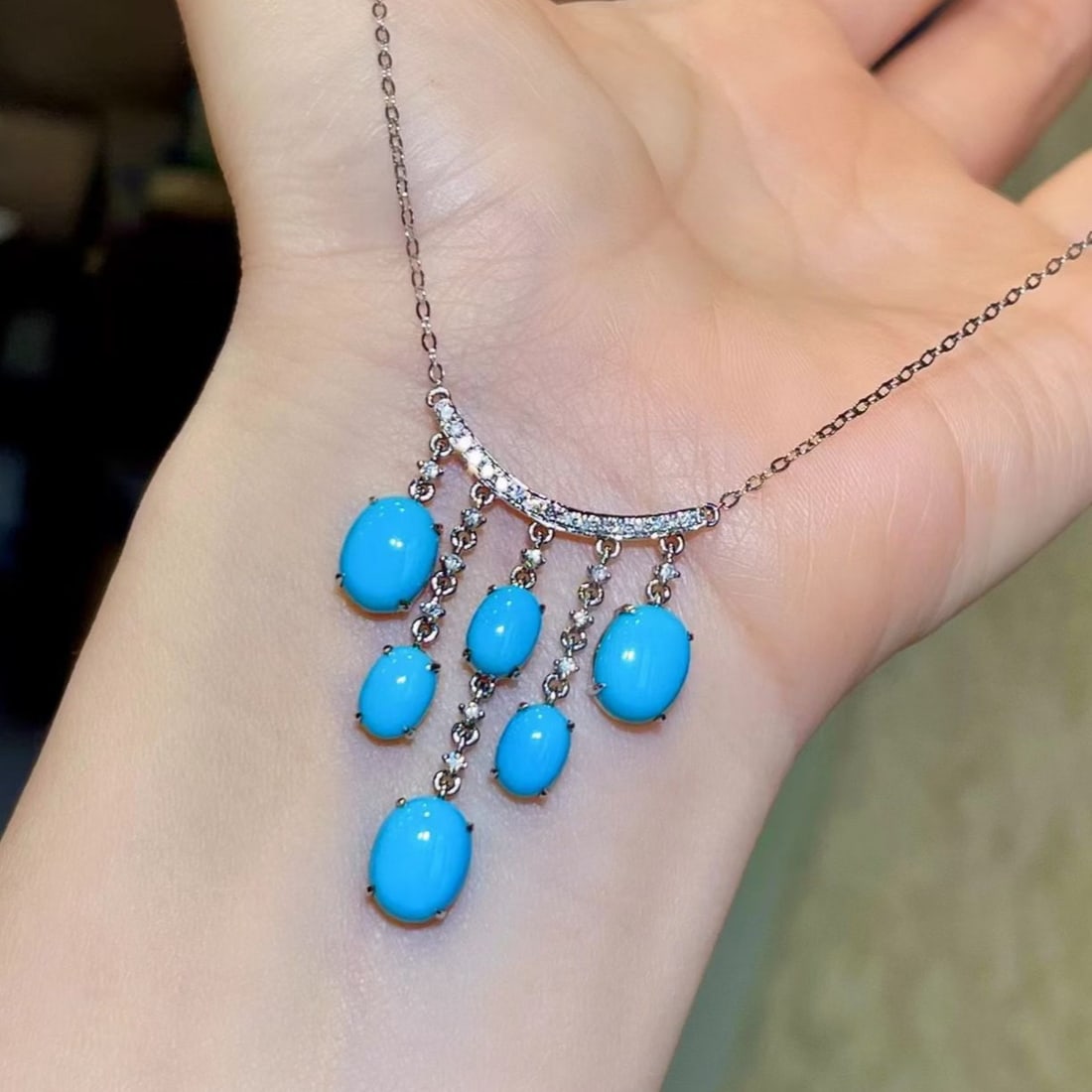 14k Gold 7.73 Ctw Natural Blue Turquoise & Diamond Necklace: Ref:231179066 // gold content:14k gold // main gemstone:blue turquoise // shape:oval // carat weight:7. 49ct // color:blue // treatment:natural // // adjacent gemstone 2 : diamond // shape:round // ca