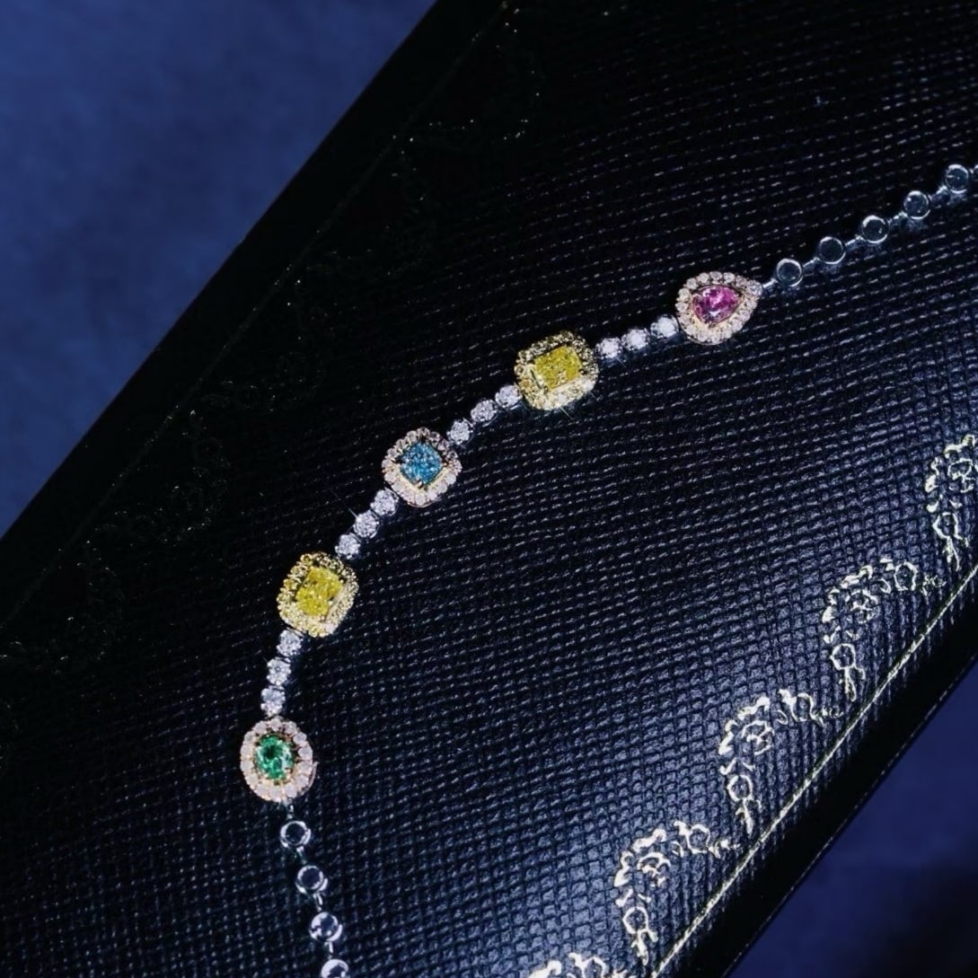 14k Gold 0.97 Ctw Natural Color Diamond & Diamond Bracelet: Ref:231179094 // gold content:14k gold // main gemstone:color diamond // shape:multiple // carat weight:0. 65ct // color:color // treatment:natural // // adjacent gemstone 2 : diamond // shape:round