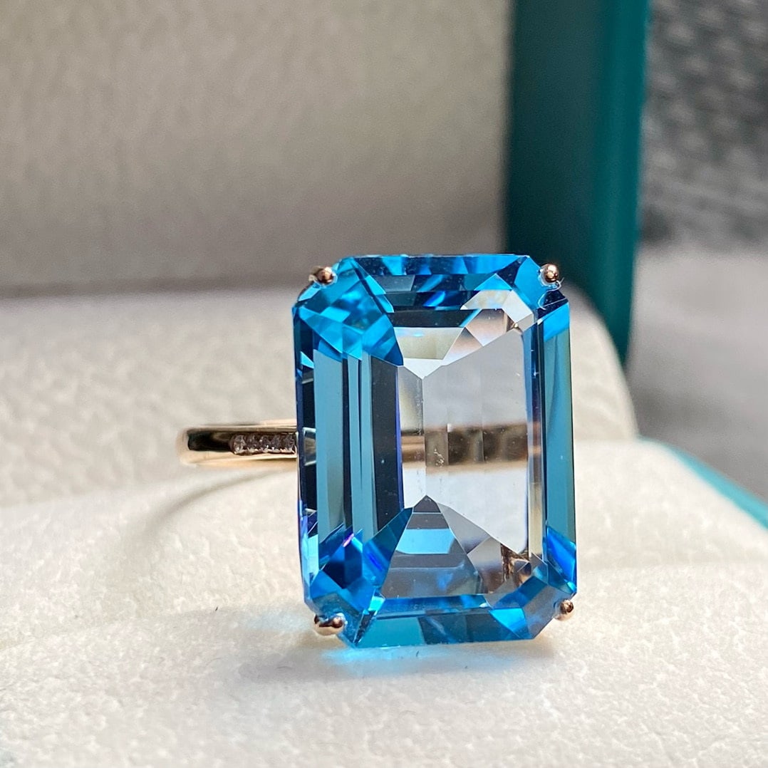 14k Gold 15.55 Ct Natural Topaz & Diamond Ring - 2
