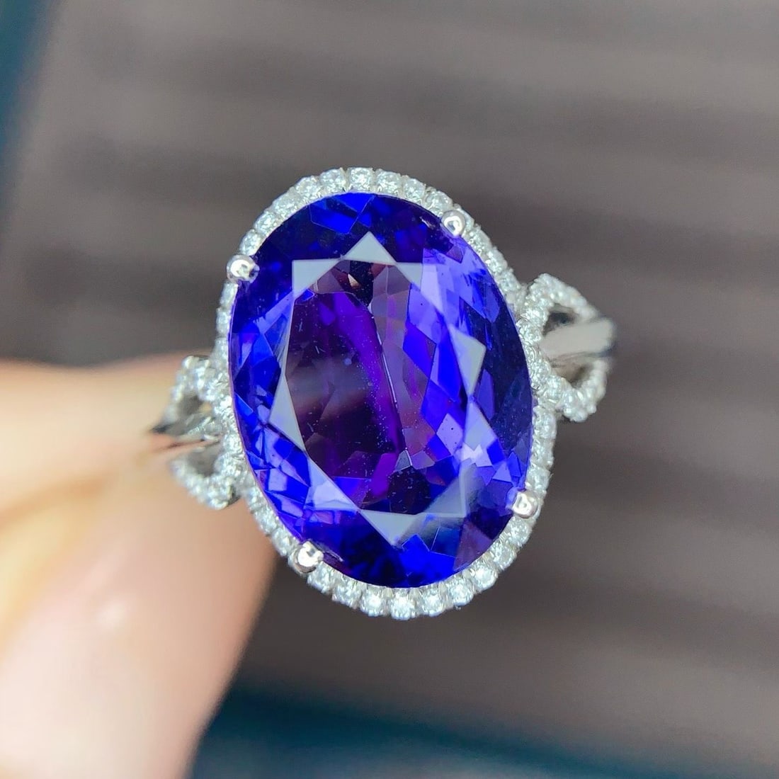 14k Gold 5 Ct Natural Tanzanite & Diamond Ring - 3