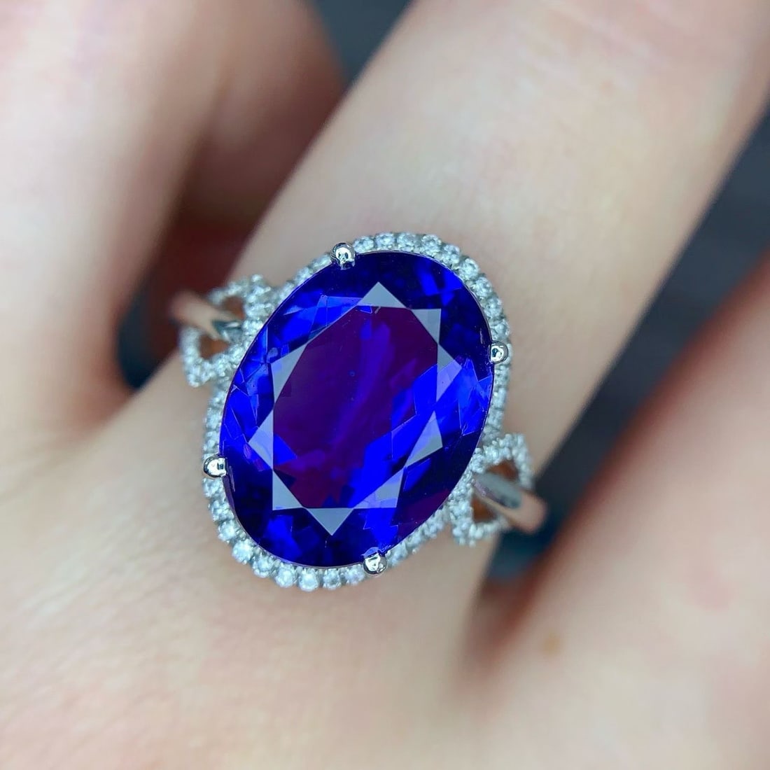 14k Gold 5 Ct Natural Tanzanite & Diamond Ring - 5
