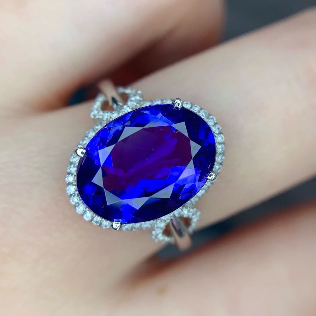 14k Gold 5 Ct Natural Tanzanite & Diamond Ring - 6