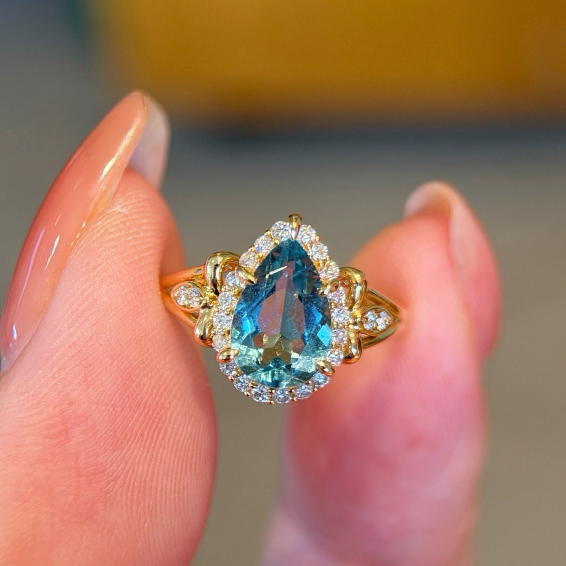 14k Gold 1.38 Ct Natural Aquamarine & Diamond Ring: Ref:231179120 // gold content:14k gold // ring size:7. 25us // // main gemstone:aquamarine // shape:pear // carat weight:1. 38ct // color:blue // treatment:natural // // adjacent gemstone 2 : diamond 