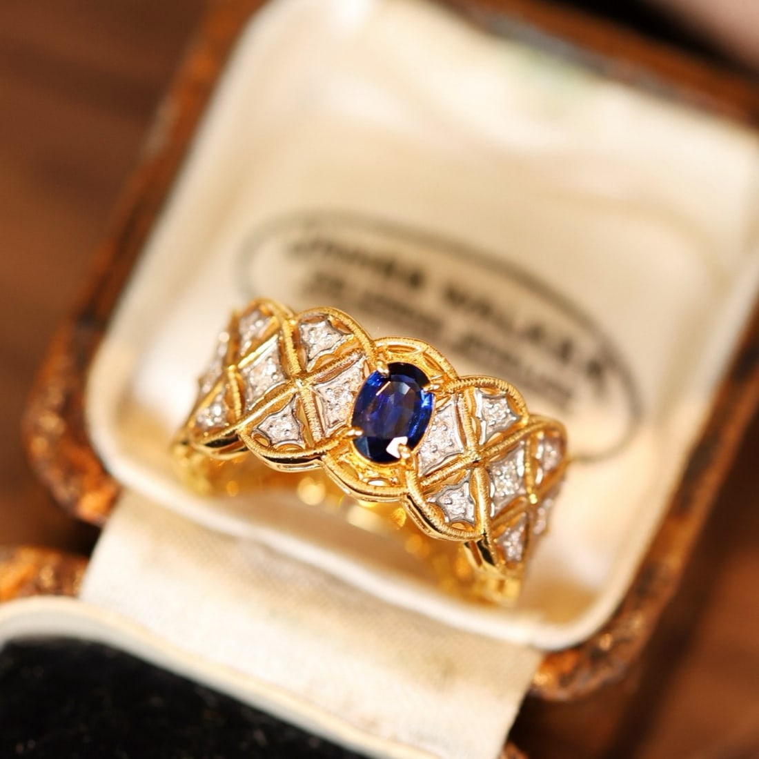 14k Gold 0.86 Ctw Vivid Blue Natural Sapphire & Diamond Ring: Ref:231179129 // gold content:14k gold // ring size:7. 25us // // main gemstone:sapphire // shape:oval // carat weight:0. 55ct // color:vivid blue // treatment:natural // // adjacent gemstone 2 :