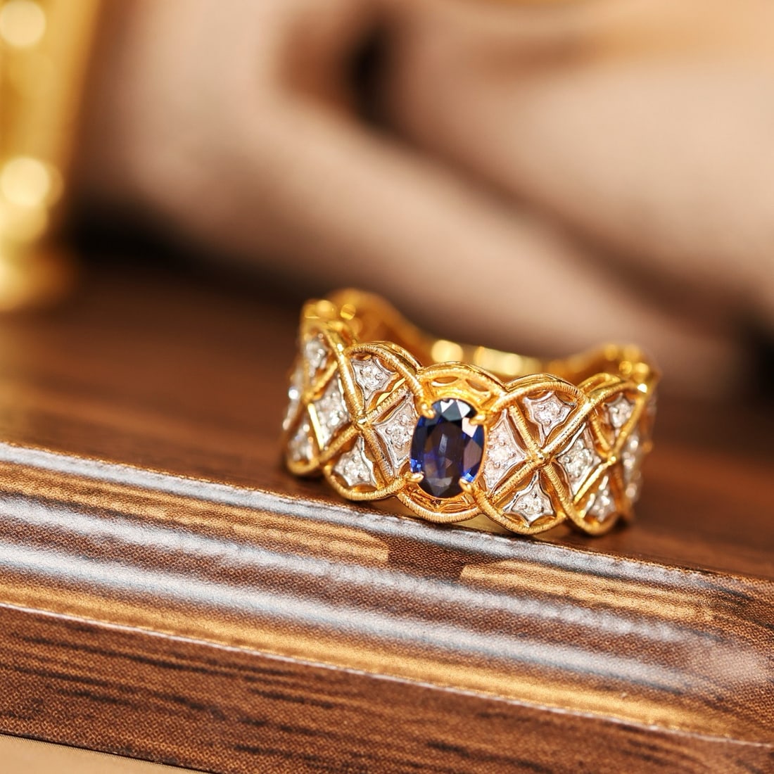 14k Gold 0.86 Ctw Vivid Blue Natural Sapphire & Diamond Ring - 6