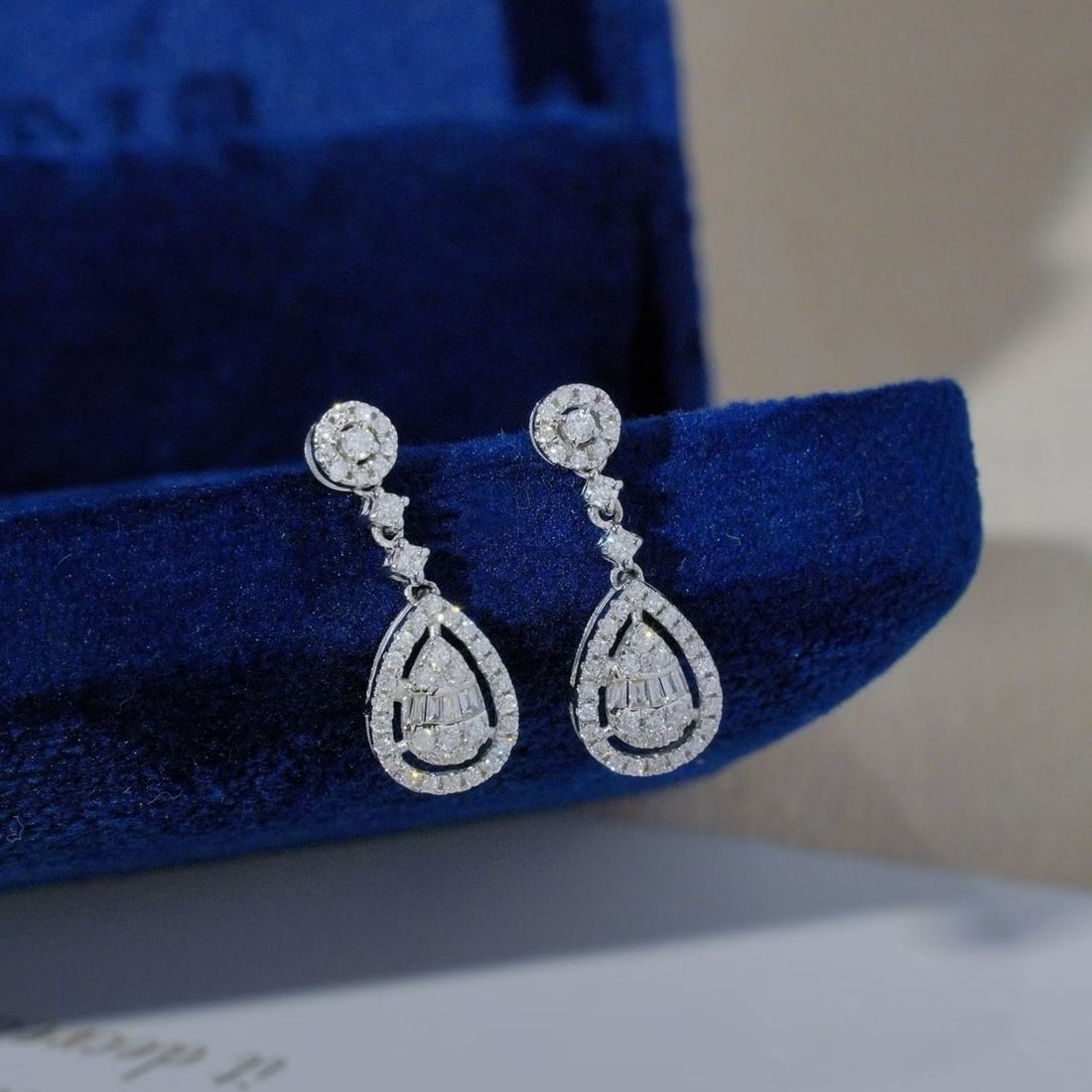 14k Gold 0.80 Ct Natural H Diamond Earrings - 4