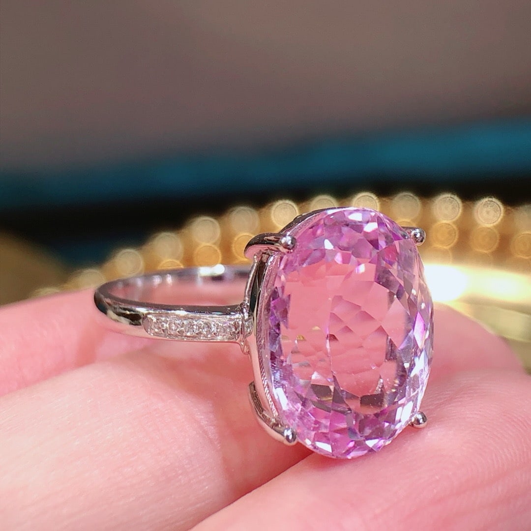 14k Gold 9.4 Ct Natural Kunzite & Diamond Ring - 3