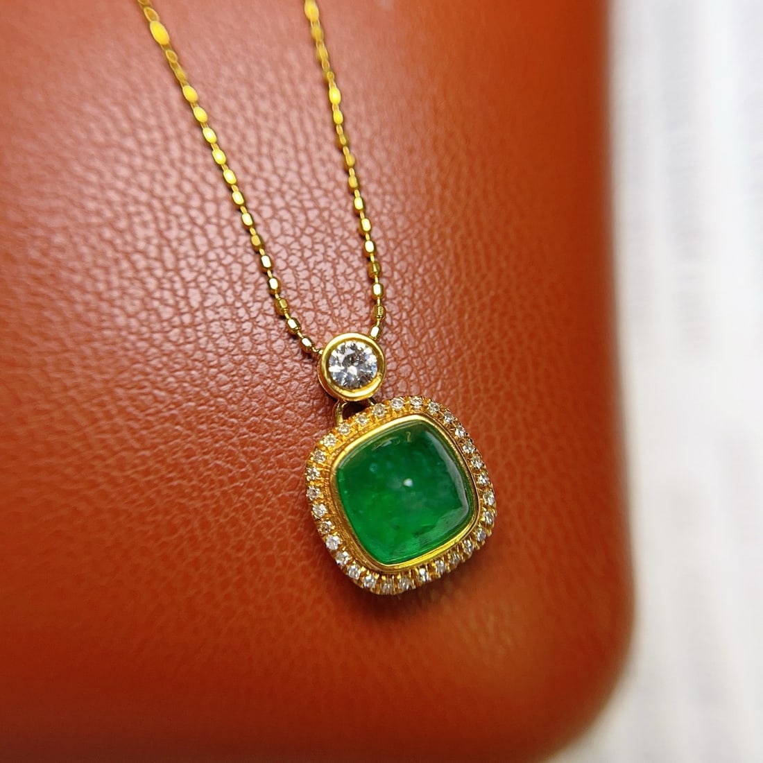 14k Gold 1.15 Ct Natural Emerald & Diamond & Sapphire Necklace: Ref:231179229 // gold content:14k gold // main gemstone:emerald // shape:sugar-loaf // carat weight:1. 15ct // color:green // treatment:natural // // adjacent gemstone 2 : diamond // number of
