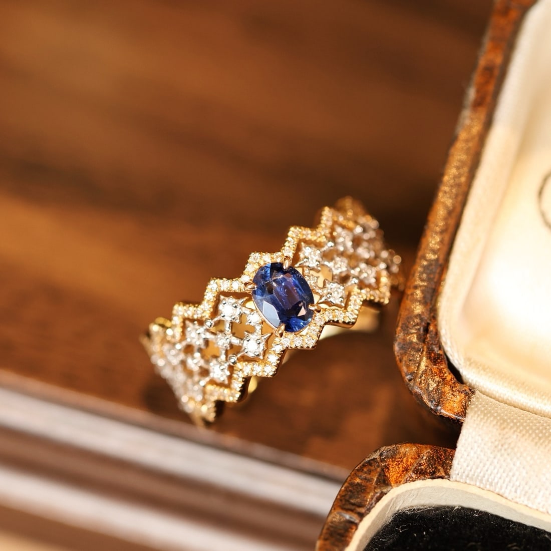 14k Gold 1.05 Ctw Vivid Blue Natural Sapphire & Diamond Ring - 2