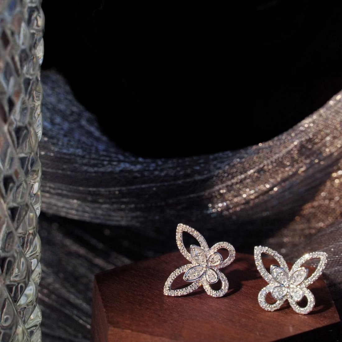 14k Gold 0.36 Ct Natural H Diamond & Butterfly Earrings - 5