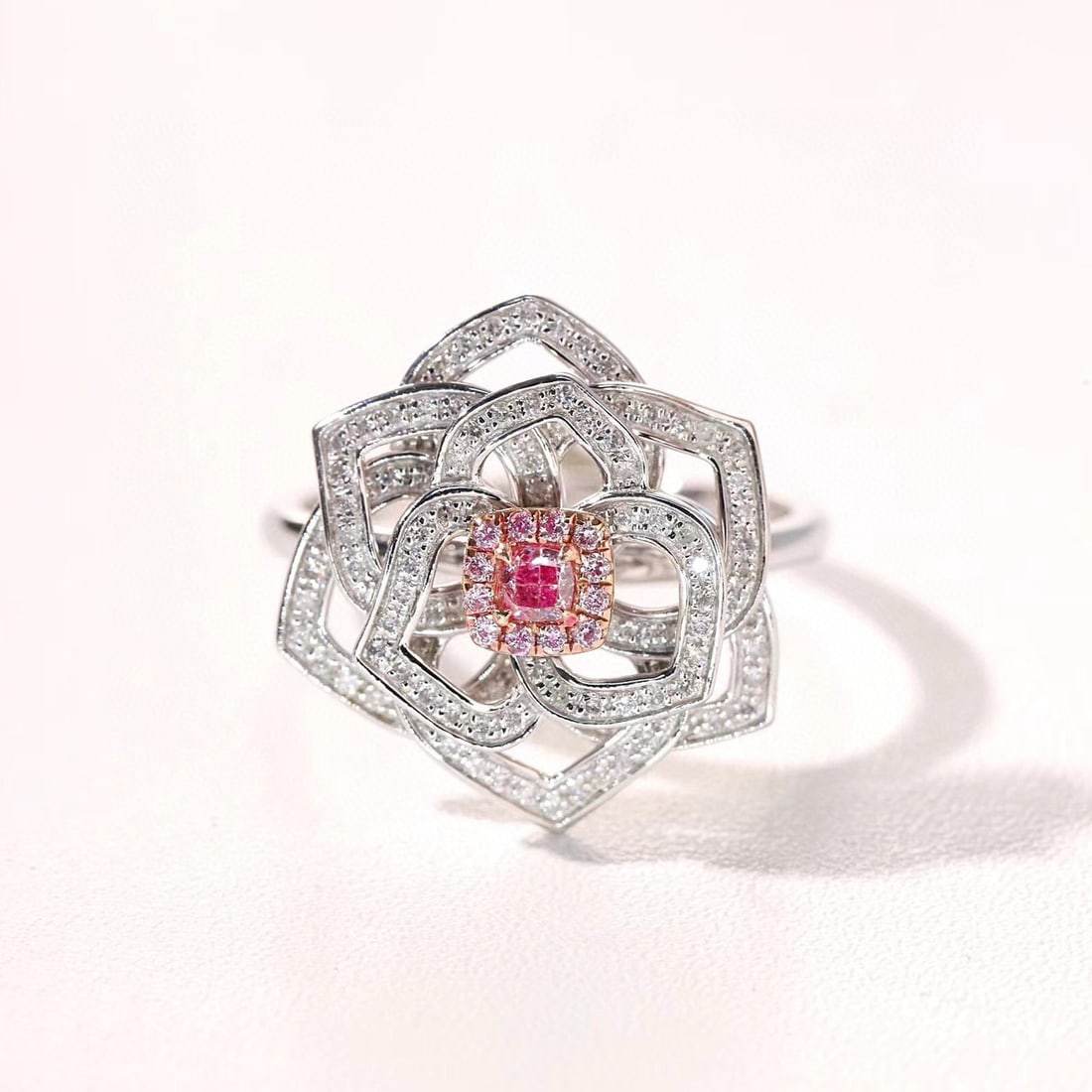 14k Gold 0.65 Ctw Natural Pink Diamond & Diamond & Flowers Ring - 4