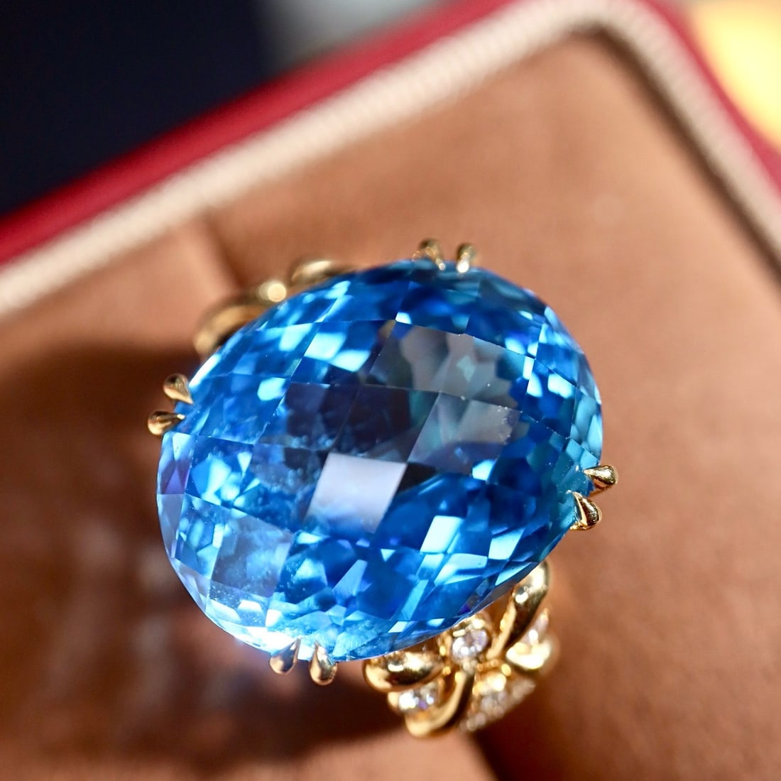 14k Gold 20.38 Ctw Natural Topaz & Diamond Ring - 2