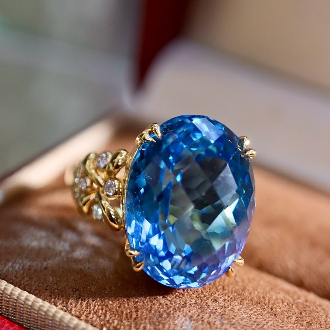 14k Gold 20.38 Ctw Natural Topaz & Diamond Ring - 6