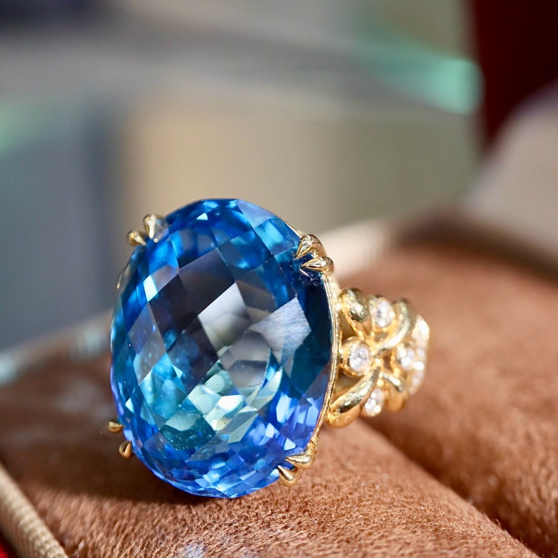 14k Gold 20.38 Ctw Natural Topaz & Diamond Ring - 7