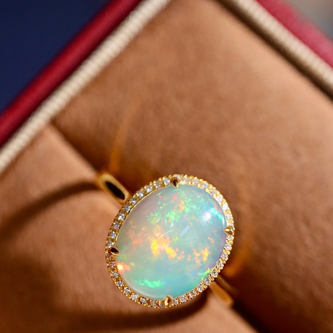 14k Gold 2.21 Ctw Natural Opal & Diamond Ring: Ref:231180008 // gold content:14k gold // ring size:7. 25us // // main gemstone:opal // shape:oval // carat weight:2. 1ct // color:color // treatment:natural // // adjacent gemstone 2 : diamond // sha