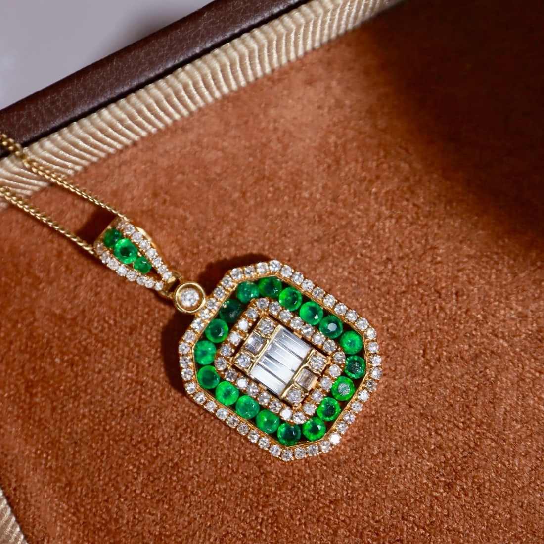 14k Gold 2.41 Ctw Natural Emerald & Diamond Pendant( Without Chain ) - 3