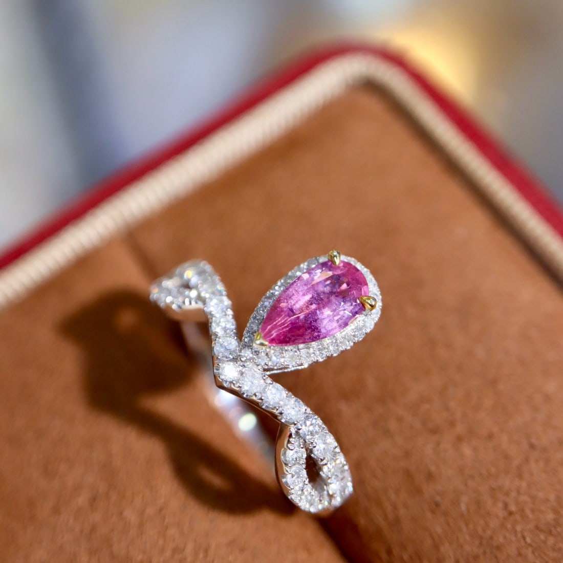 14k Gold 1.18 Ctw Natural Padparadscha Sapphire & Diamond Ring - 4