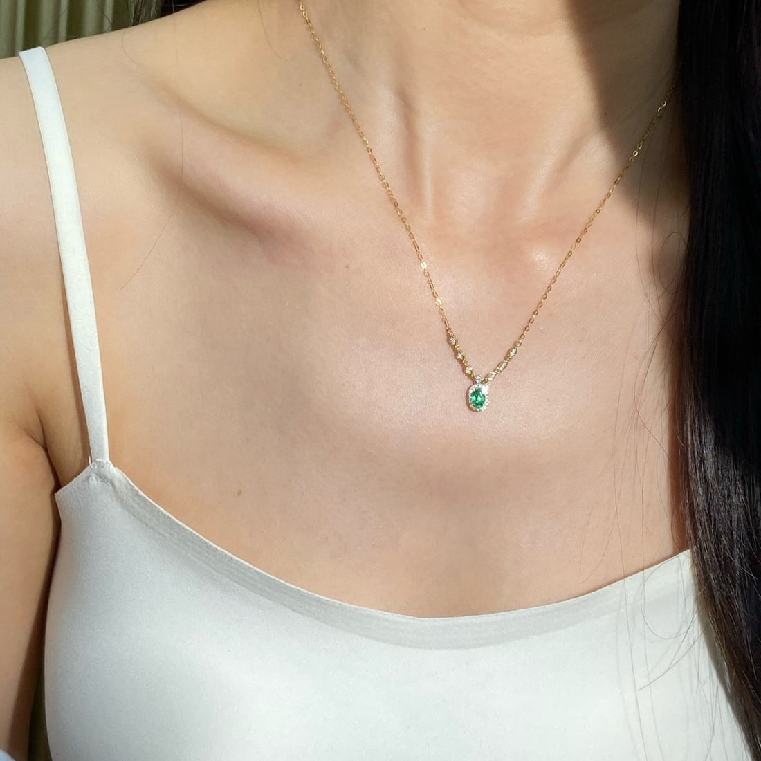 14k Gold 0.49 Ctw Vivid Green Natural Emerald & Diamond Necklace - 7