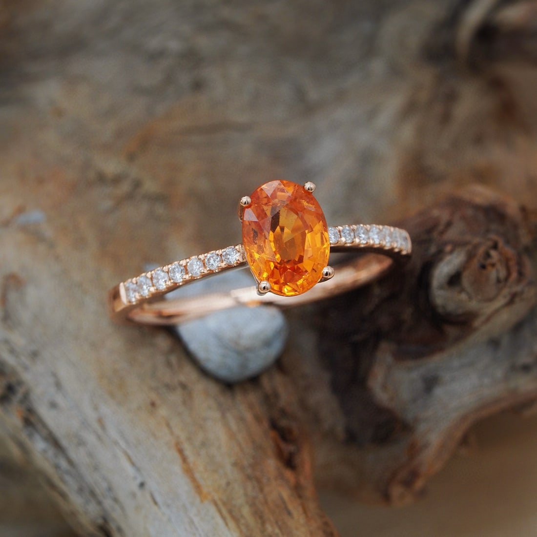 14k Gold 1.13 Ctw Natural Spessartine & Diamond Ring: Ref:231180035 // gold content:14k gold // ring size:7. 25us // // main gemstone:spessartine // shape:oval // carat weight:1. 00ct // color:orange // treatment:natural // // adjacent gemstone 2 :