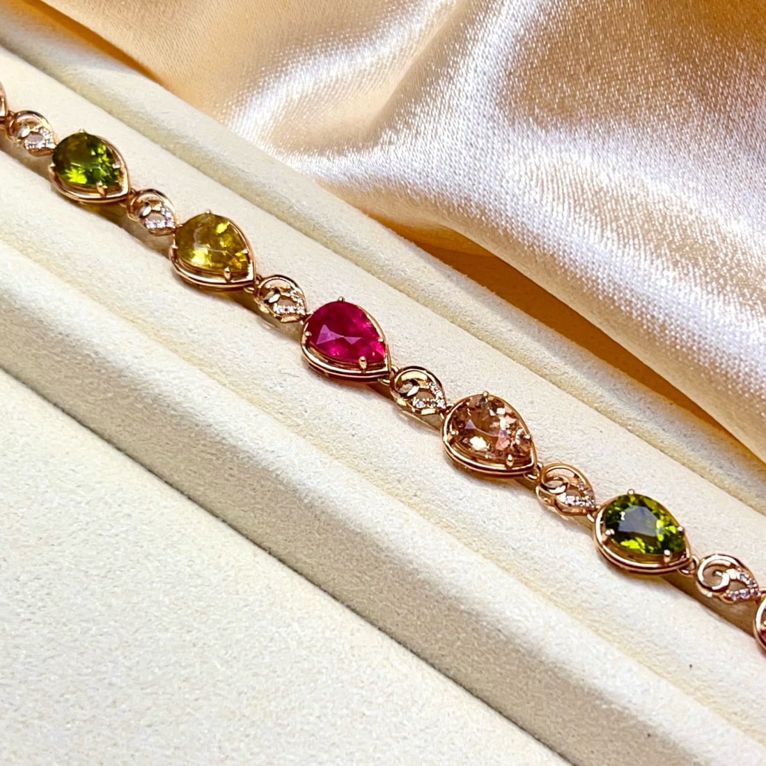 14k Gold 5.8 Ct Natural Tourmaline & Diamond Bracelet - 4