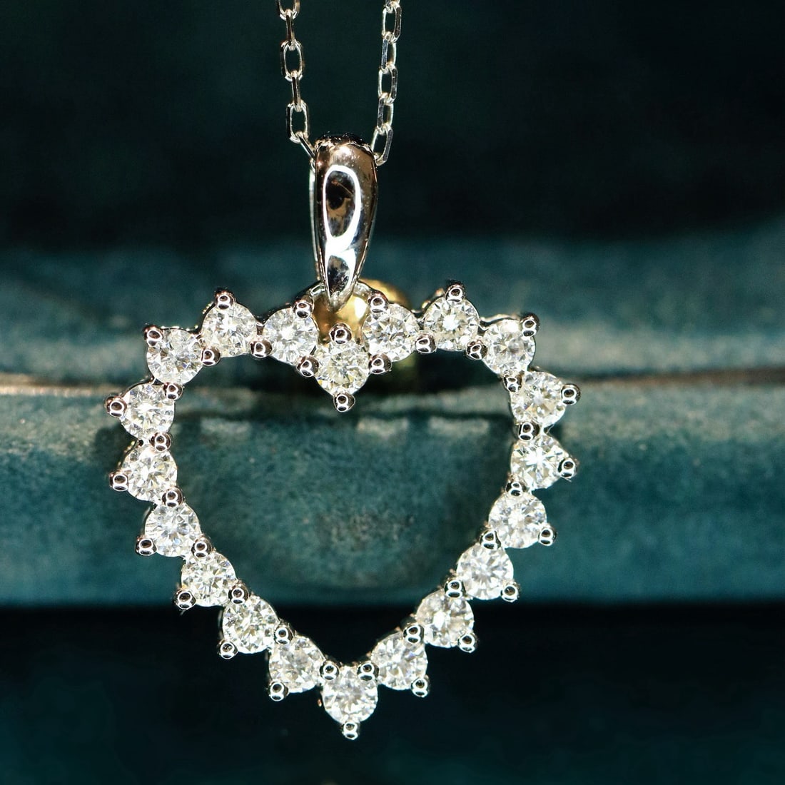 14k Gold 0.6 Ct Natural H Diamond Necklace: Ref:231180040 // gold content:14k gold // main gemstone:diamond // shape:round // carat weight:0. 6ct // clarity grade:vs-si // color:h // treatment:natural // cut grade:g // Condition: New Low