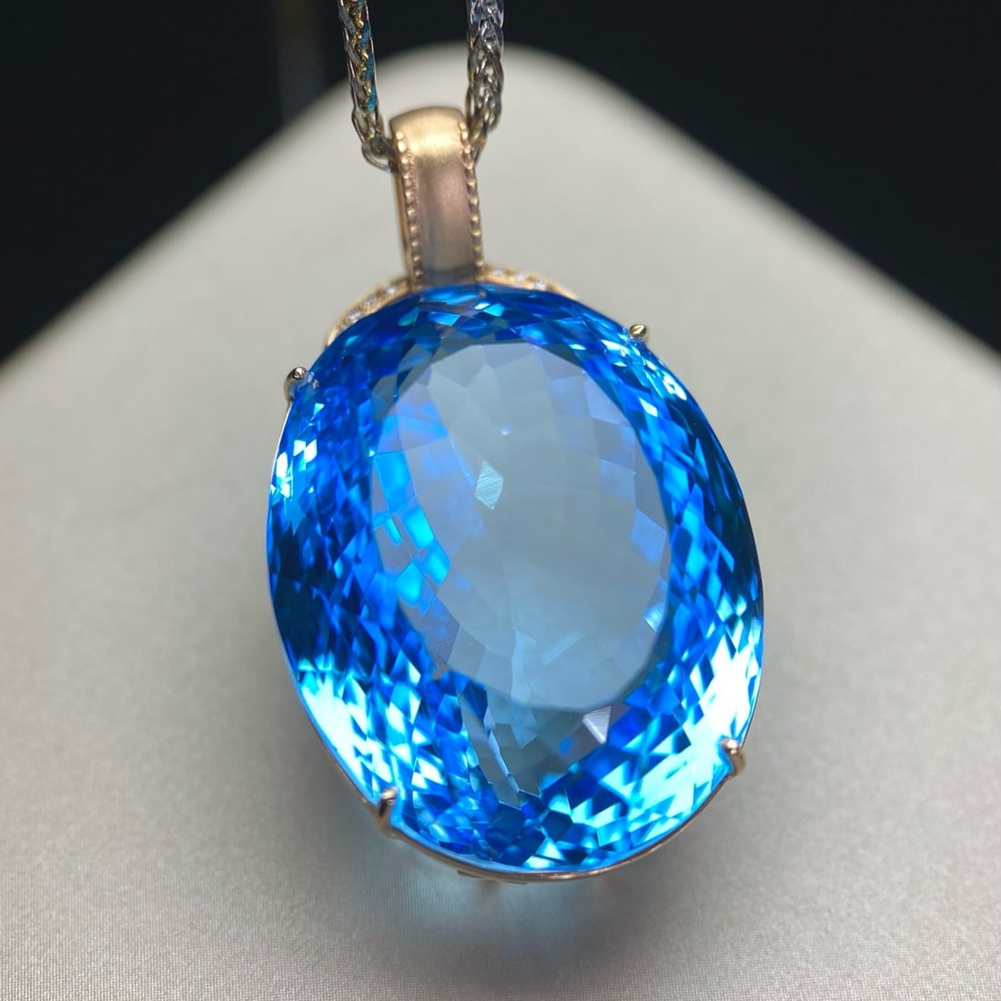 14k Gold 81.5 Ct Natural Topaz & Diamond Pendant( Without Chain ) - 3