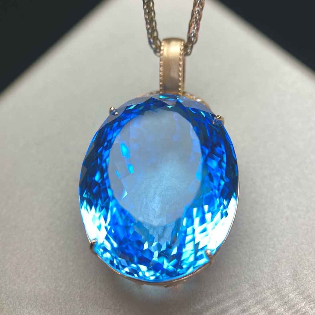14k Gold 81.5 Ct Natural Topaz & Diamond Pendant( Without Chain ) - 4