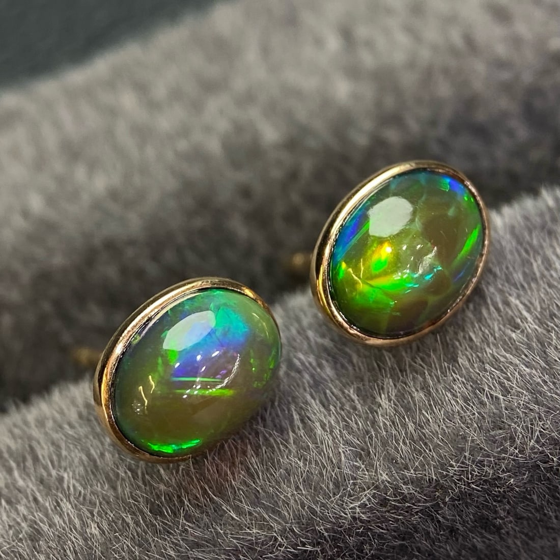 14k Gold 1.68 Ct Natural Opal Earrings - 3