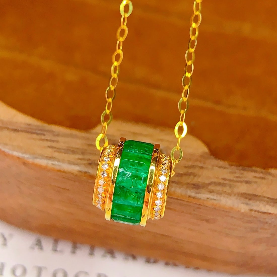 14k Gold 2 Ct Natural Emerald & Diamond Necklace - 2