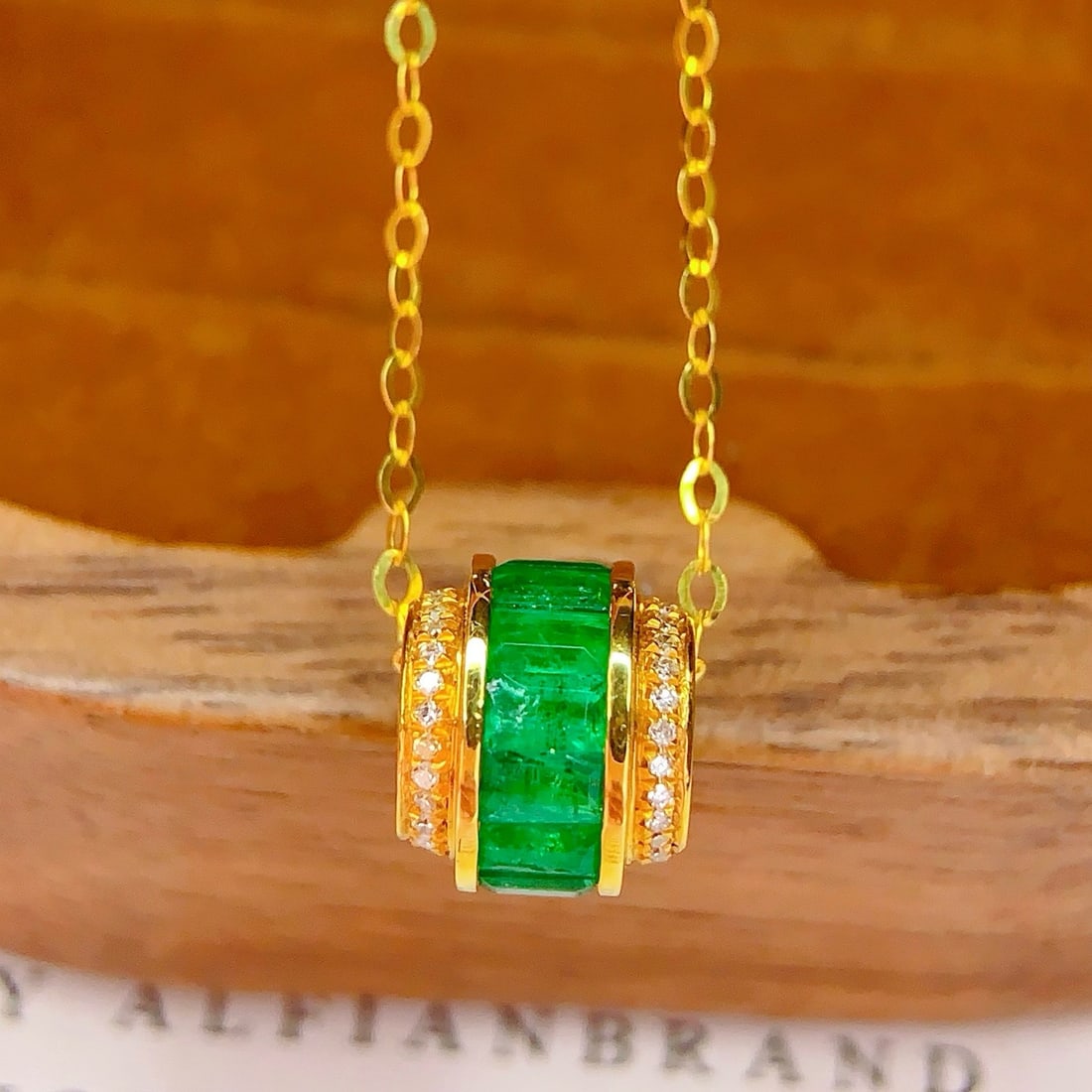 14k Gold 2 Ct Natural Emerald & Diamond Necklace - 3