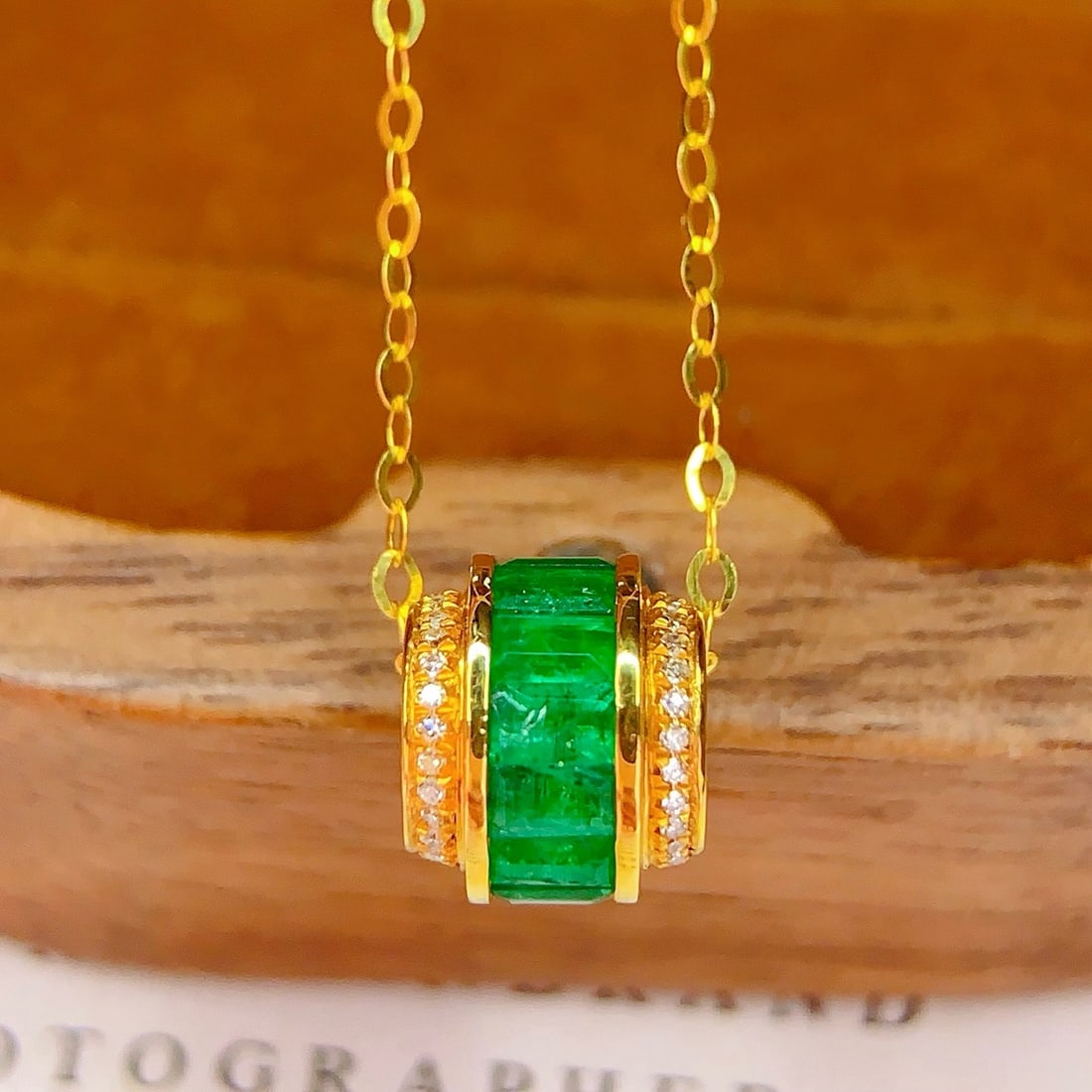 14k Gold 2 Ct Natural Emerald & Diamond Necklace - 5