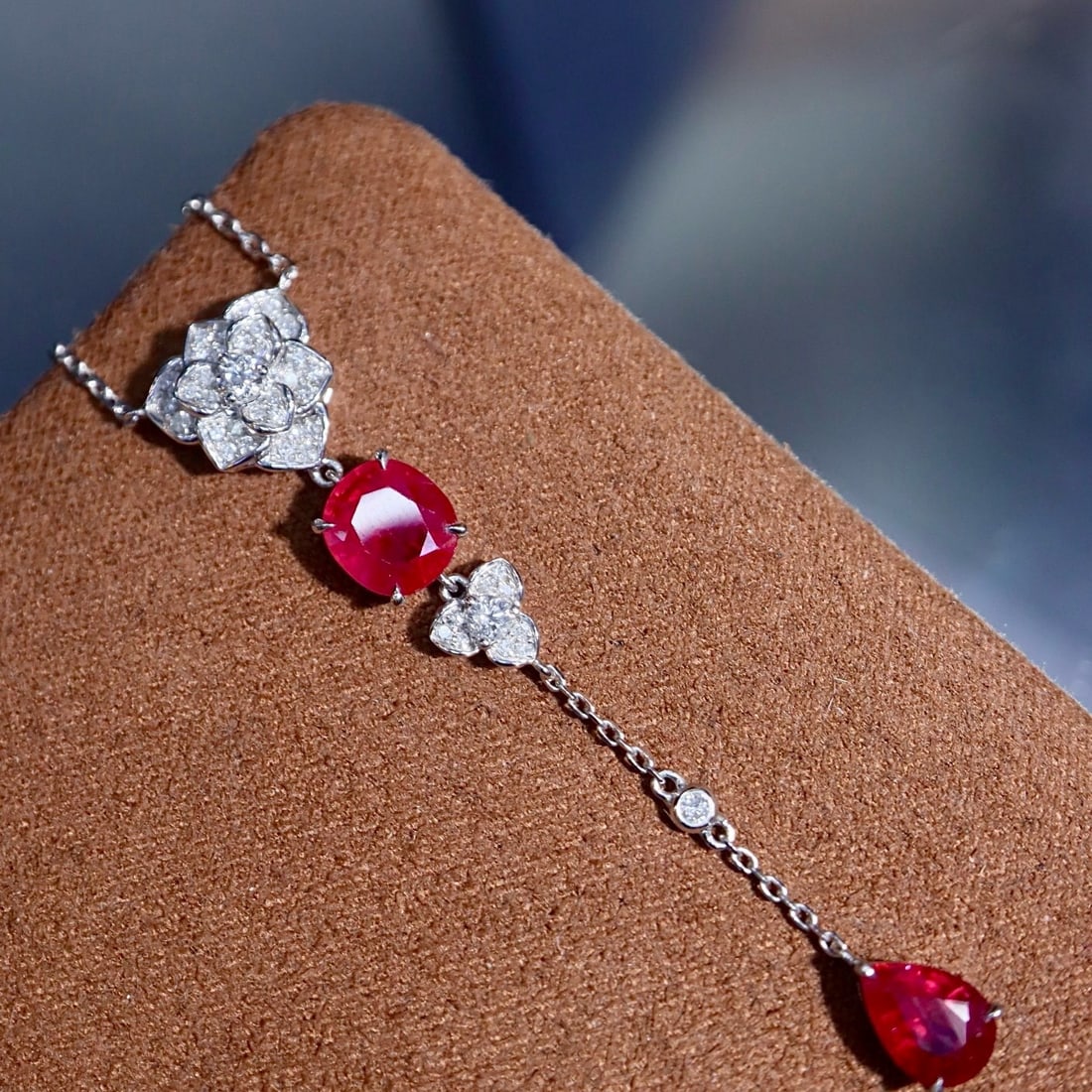 14k Gold 2.51 Ctw Natural Ruby & Diamond Necklace: Ref:231180066 // gold content:14k gold // main gemstone:ruby // shape:multiple // carat weight:2. 28ct // color:red // treatment:natural // // adjacent gemstone 2 : diamond // shape:round // carat