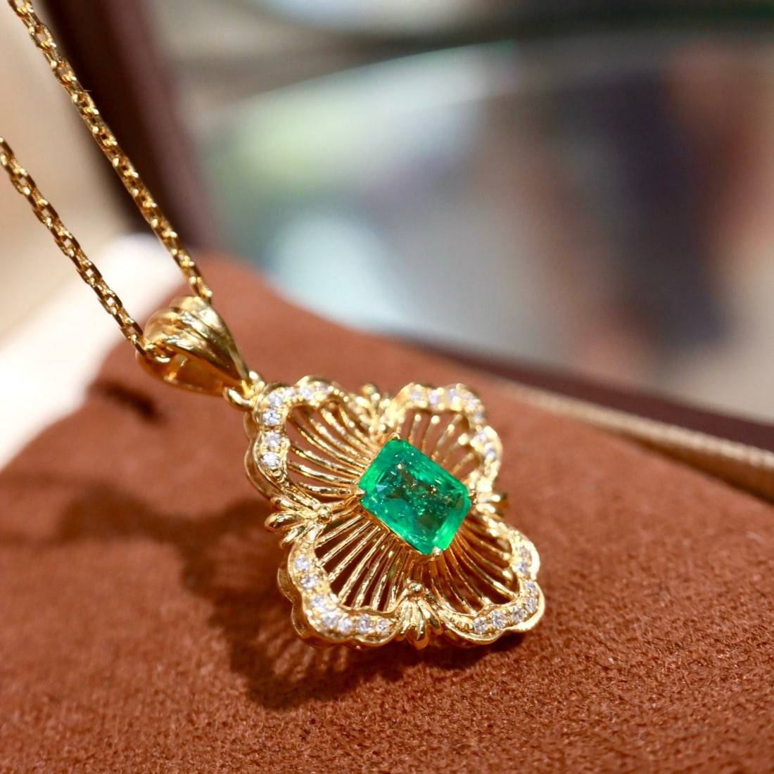 14k Gold 0.48 Ctw Natural Emerald & Diamond Pendant( Without Chain ) - 2