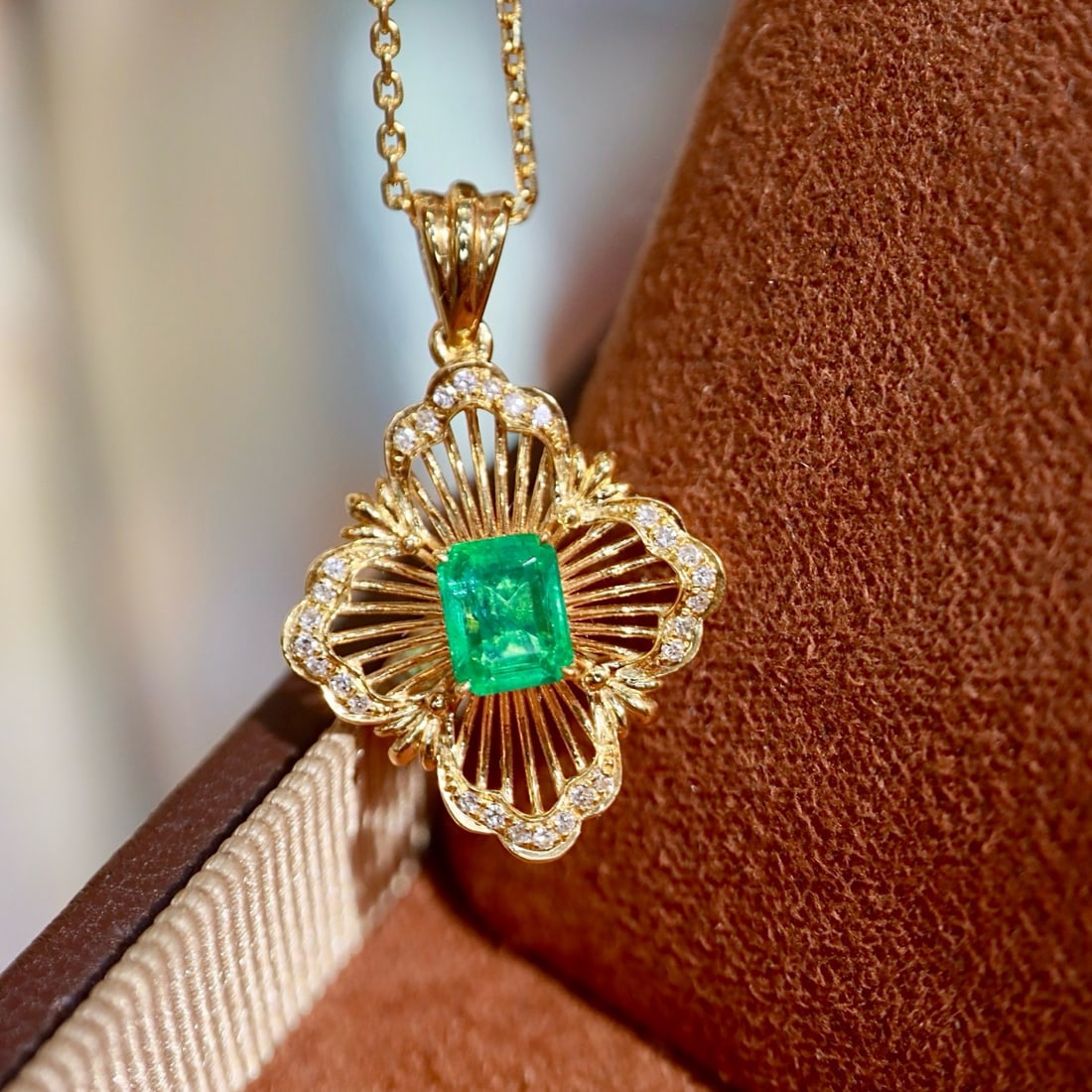14k Gold 0.48 Ctw Natural Emerald & Diamond Pendant( Without Chain ) - 4