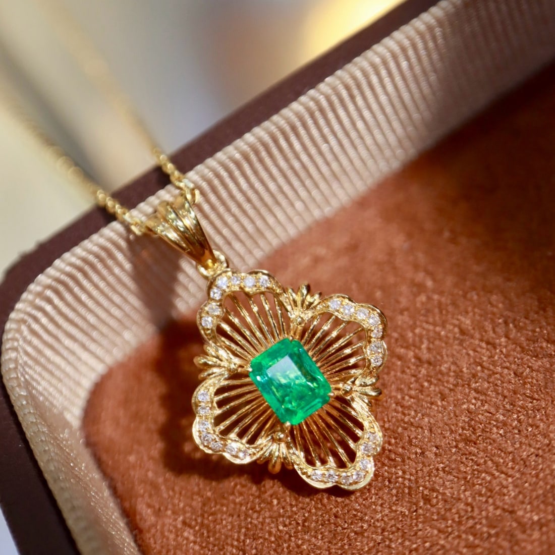 14k Gold 0.48 Ctw Natural Emerald & Diamond Pendant( Without Chain ) - 6