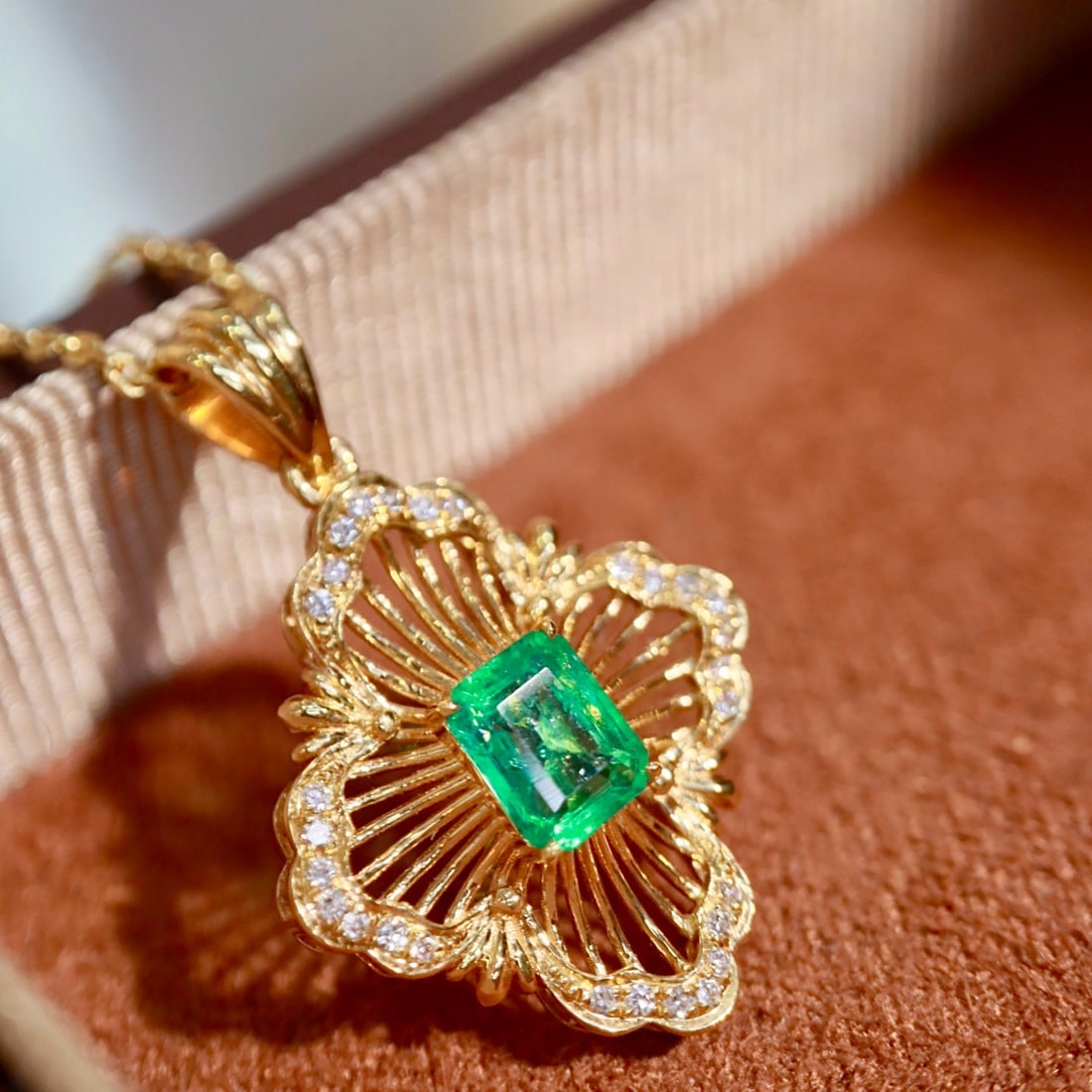 14k Gold 0.48 Ctw Natural Emerald & Diamond Pendant( Without Chain ) - 7