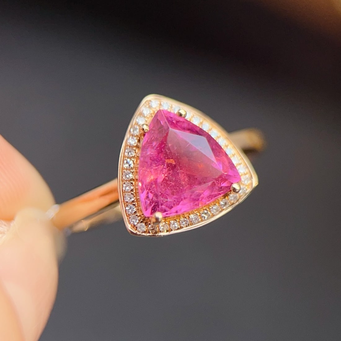 14k Gold 2.06 Ctw Natural Tourmaline & Diamond Ring: Ref:231180077 // gold content:14k gold // ring size:7. 25us // // main gemstone:tourmaline // shape:triangle // carat weight:1. 96ct // color:pink // treatment:natural // // adjacent gemstone 2 :