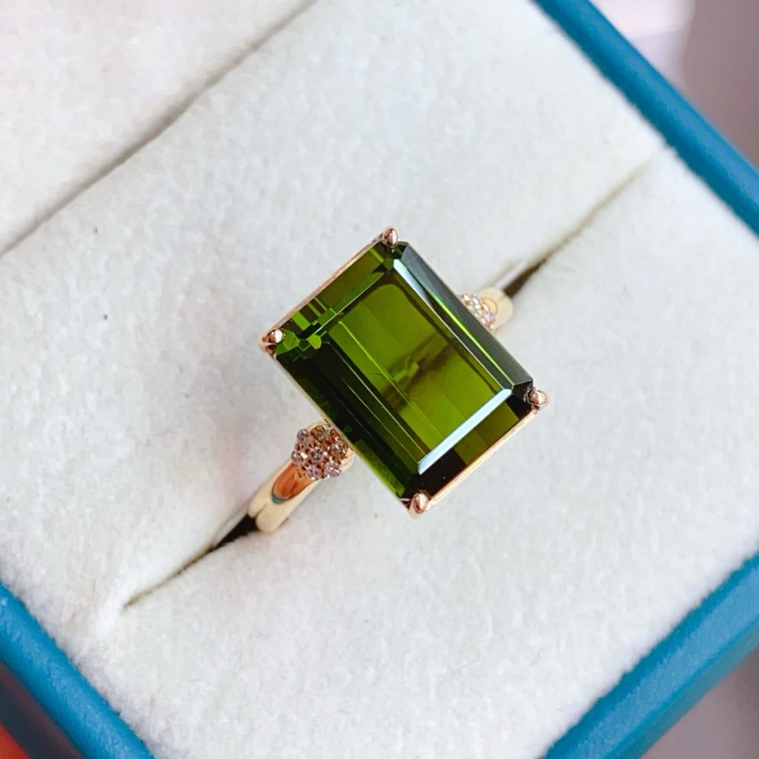 14k Gold 6.02 Ctw Natural Tourmaline & Diamond Ring: Ref:231180080 // gold content:14k gold // ring size:7. 25us // // main gemstone:tourmaline // shape:octagonal // carat weight:5. 95ct // color:green // treatment:natural // // adjacent gemstone 2 :