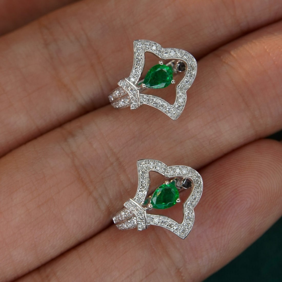 14k Gold 0.62 Ctw Vivid Green Natural Emerald & Diamond Earrings - 6