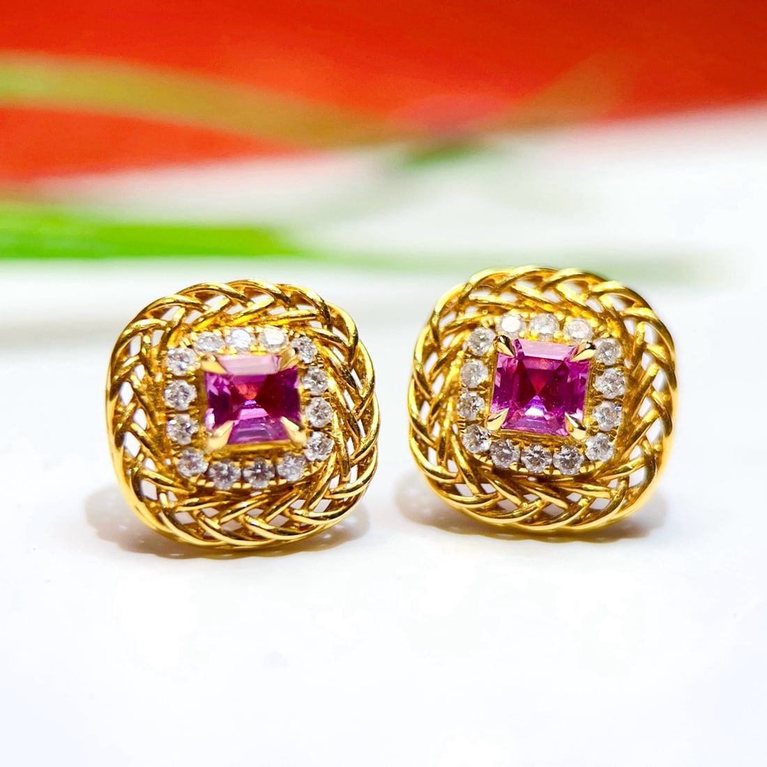 14k Gold 1.29 Ctw Natural Sapphire & Diamond Earrings: Ref:231180094 // gold content:14k gold // main gemstone:sapphire // shape:octagonal // carat weight:0. 93ct // color:purplish pink // treatment:natural // // adjacent gemstone 2 : diamond // shape:rou
