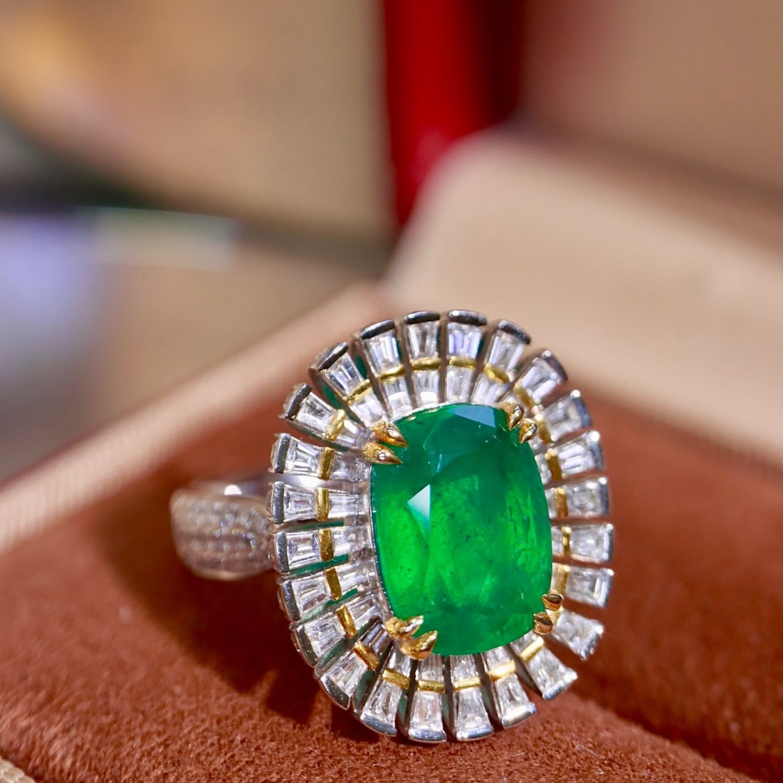 14k Gold 5.96 Ctw Natural Emerald & Diamond Ring - 2