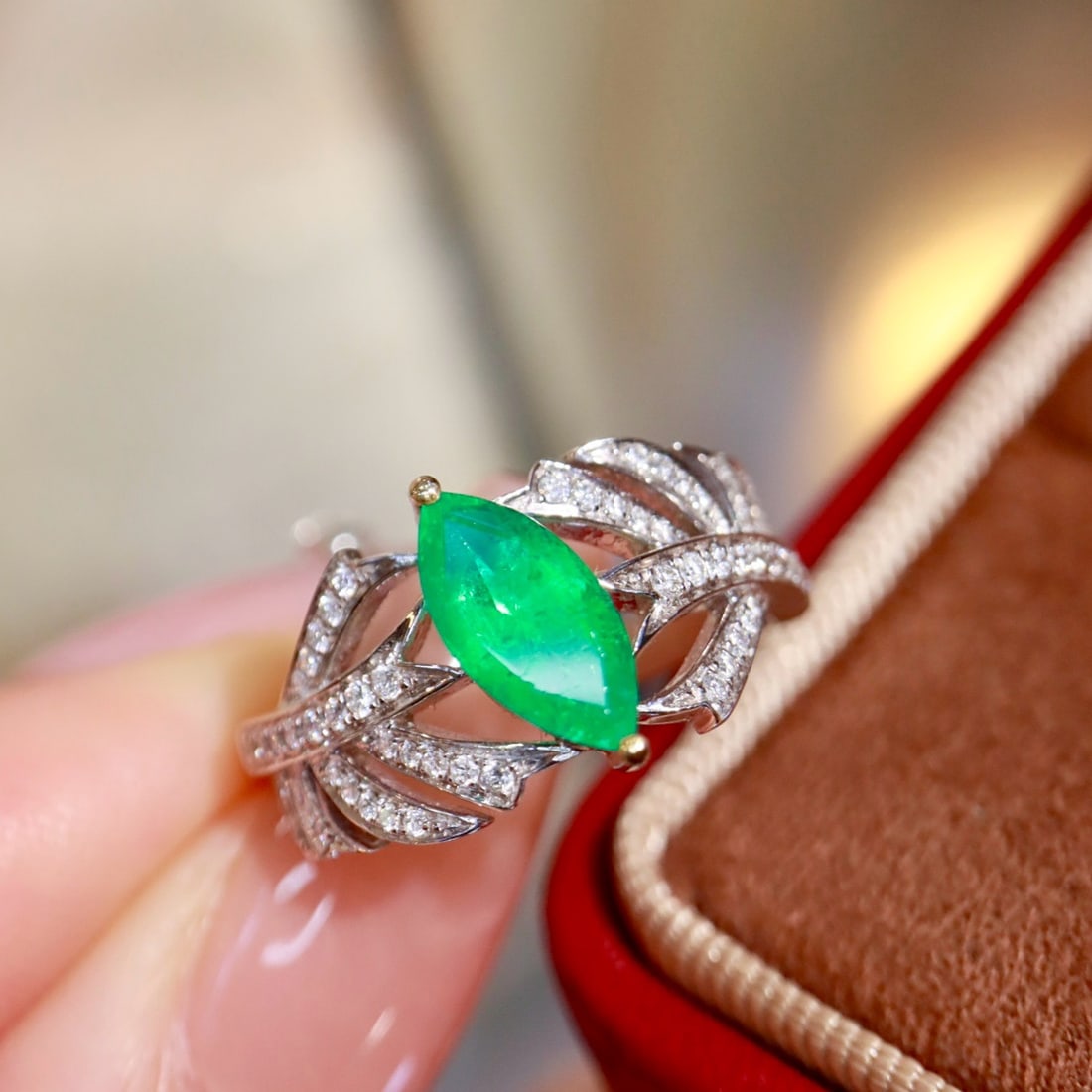 14k Gold 1.32 Ctw Natural Emerald & Diamond Ring - 8