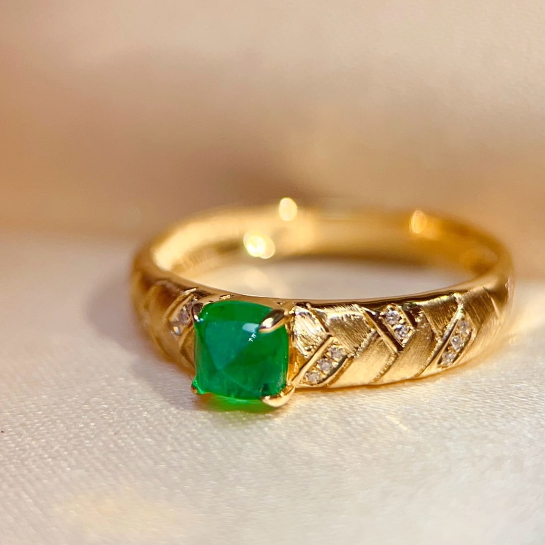 14k Gold 0.57 Ct Natural Emerald & Diamond Ring - 3