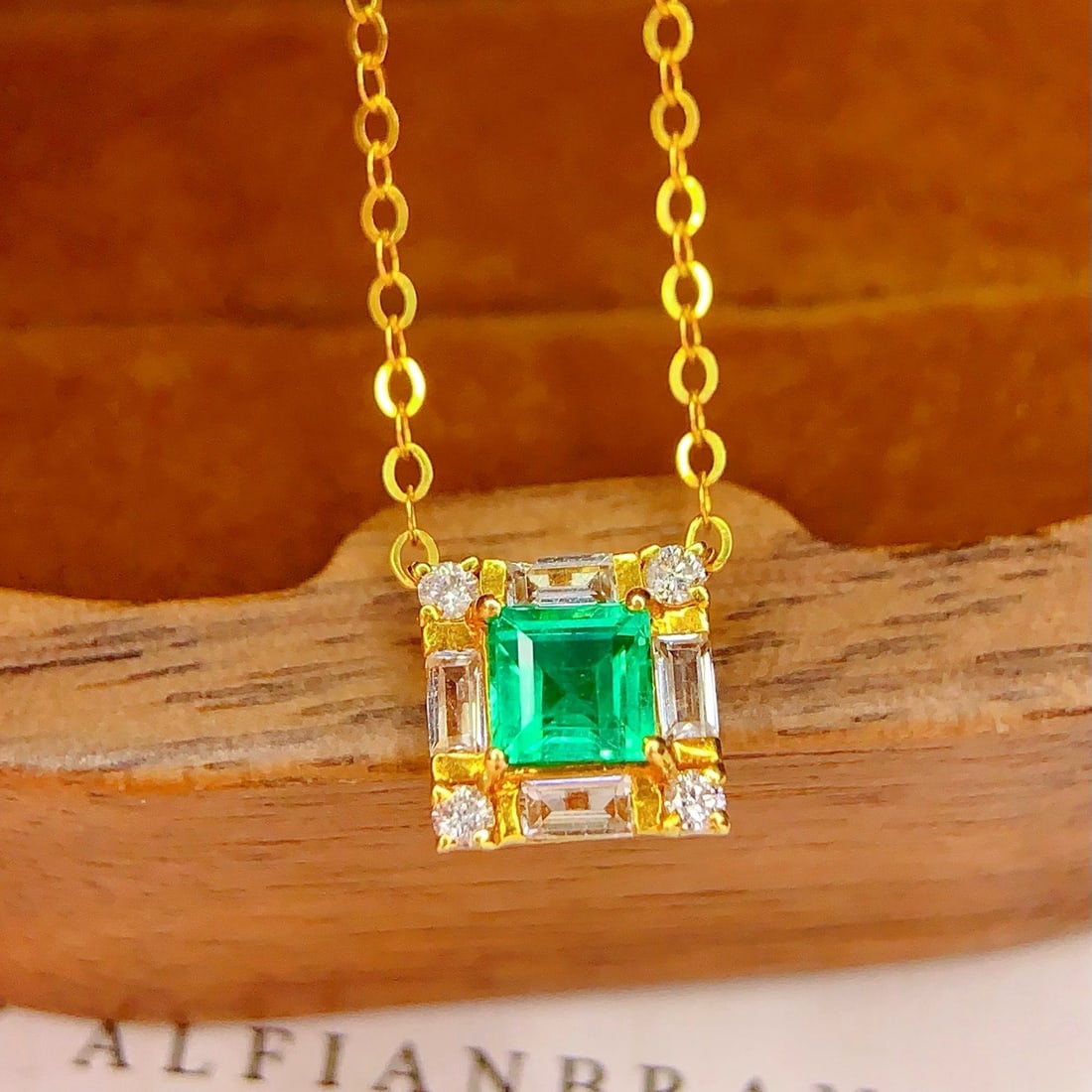 14k Gold 0.75 Ct Natural Emerald & Diamond & Sapphire Necklace - 3