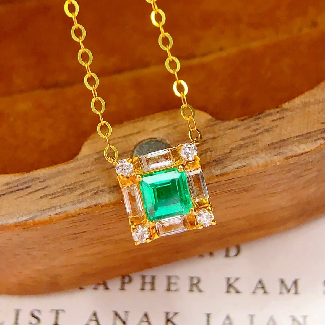 14k Gold 0.75 Ct Natural Emerald & Diamond & Sapphire Necklace - 5
